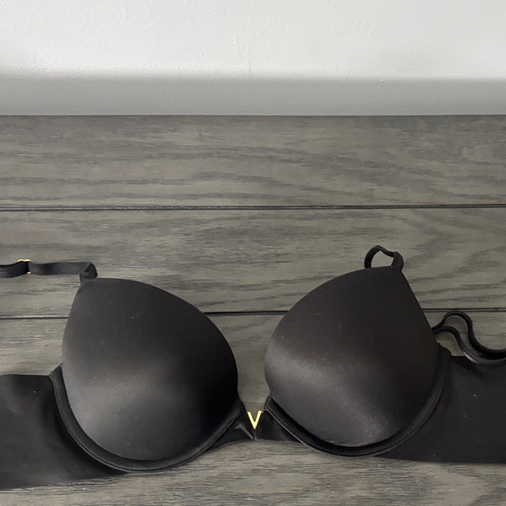 Victoria Secret Sexy Illusions Plunge Push Up Bra